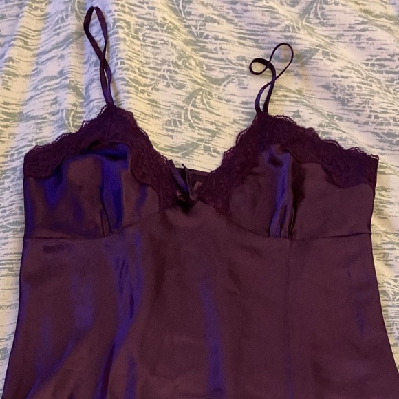 Plum silky night dress - Picture 4 of 4